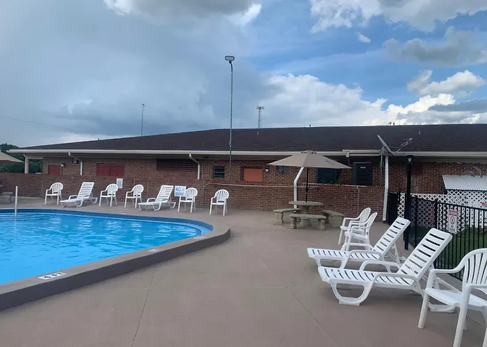 Super 8 By Wyndham Lake City