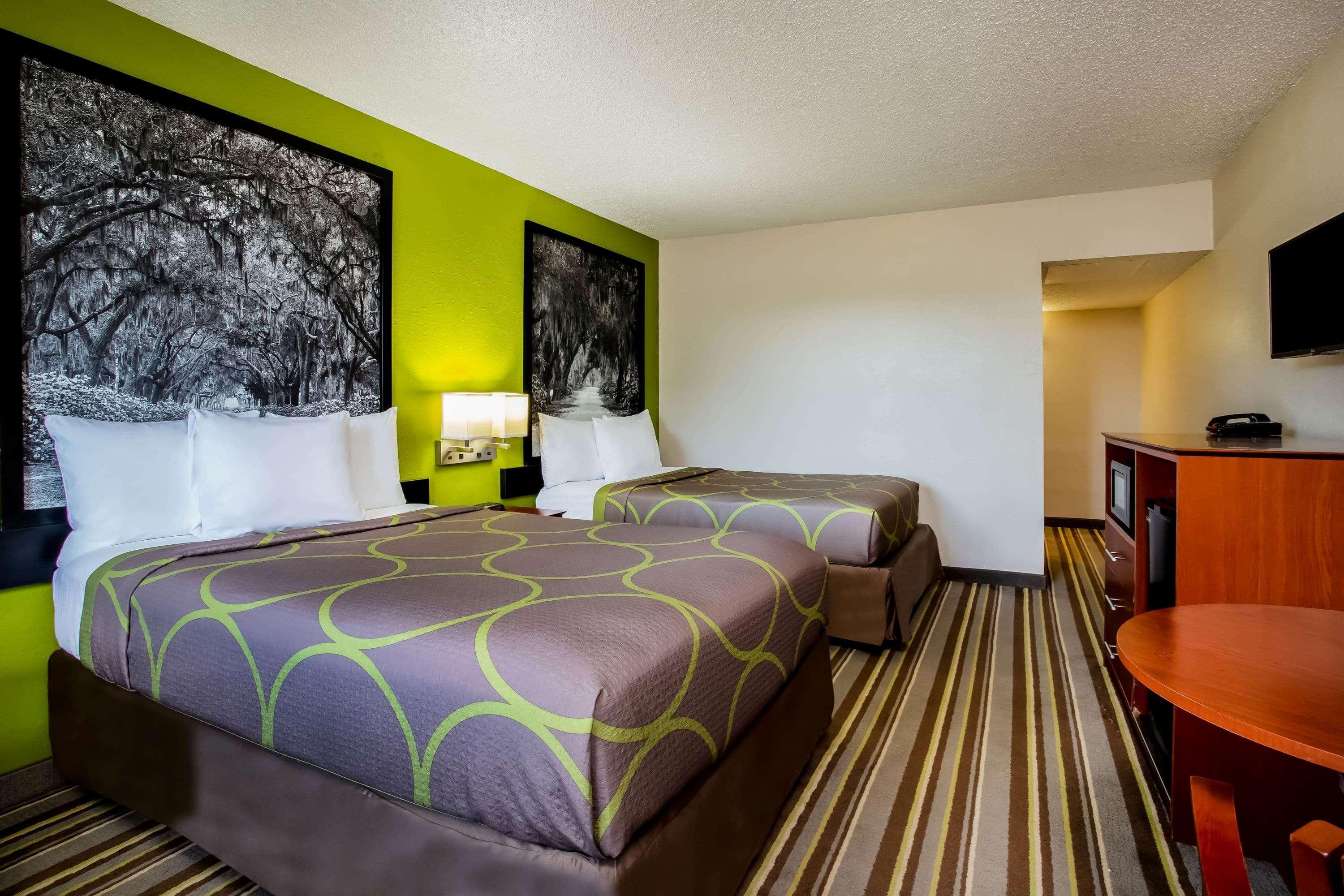 Super 8 By Wyndham * Lake City