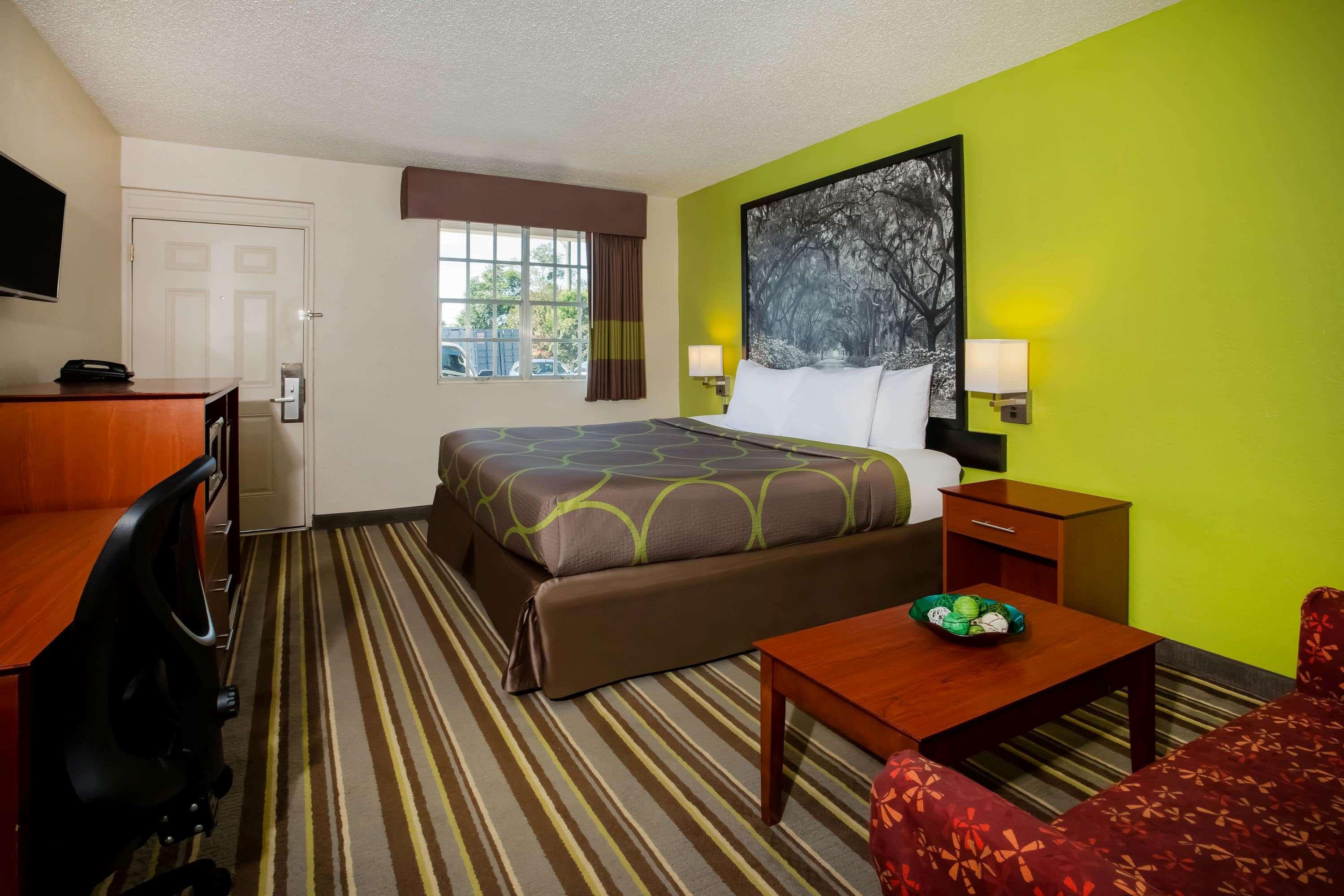 Super 8 By Wyndham Hotel