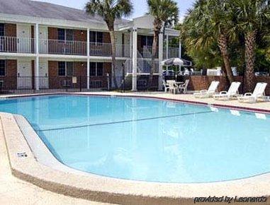 Super 8 By Wyndham *